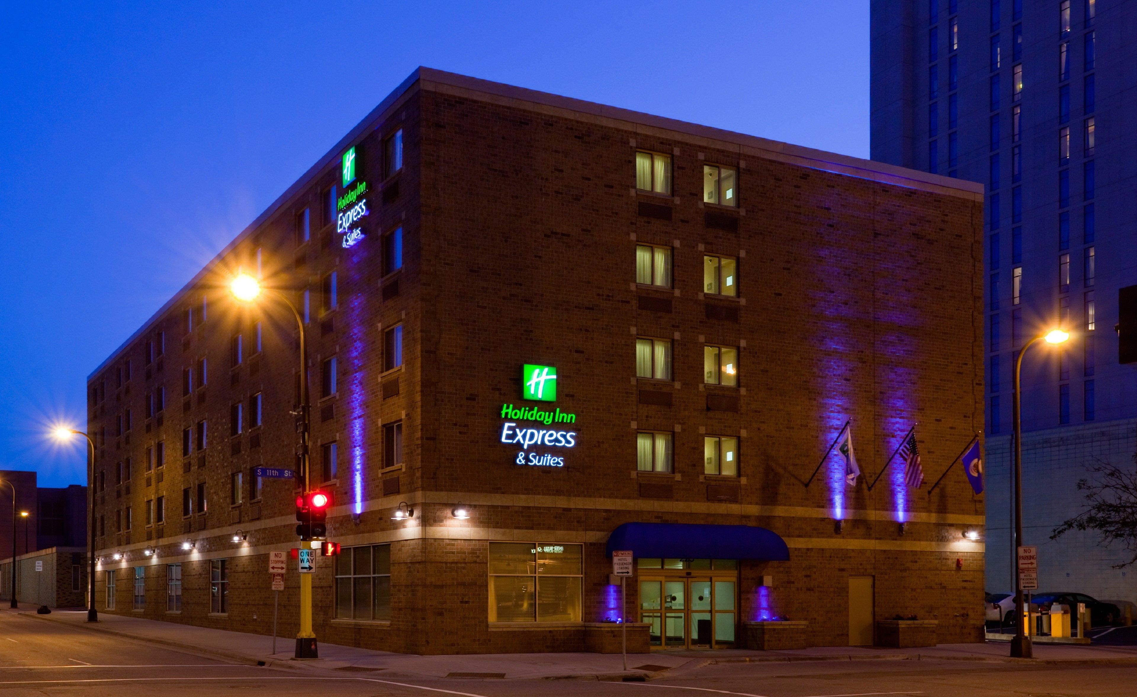 Holiday Inn Express Hotel & Suites Minneapolis-Downtown Convention Center By Ihg Buitenkant foto